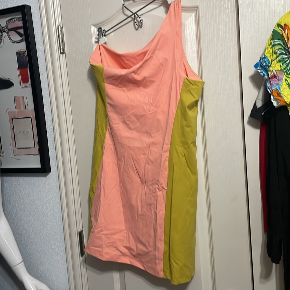 💙💖 NWT Outdoor Voices One Shoulder Colorblock Dress in‎ Nectarine/Dijon - Picture 3 of 7